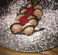 The Wolf Wine Bar - Holiday Sunshine Coast