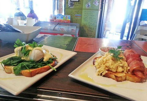 Agatha's Licensed Cafe - Sunshine Coast Tourism 7