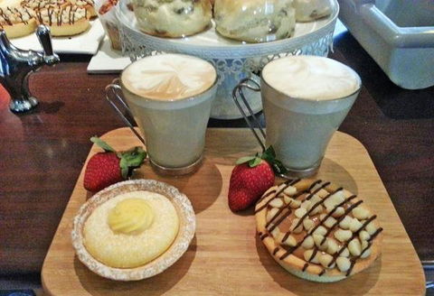 Agatha's Licensed Cafe - Sunshine Coast Tourism 8