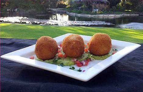 Ramon's At Willow Pond - Holiday Sunshine Coast 9