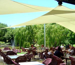 Ramon's At Willow Pond - Holiday Sunshine Coast 5