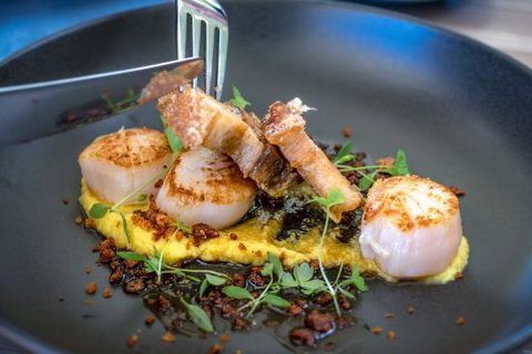 Esk Restaurant - Holiday Sunshine Coast 0
