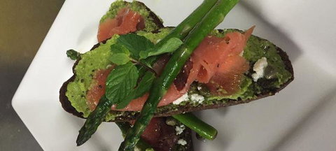 Castaway Cafe - Jacobs Well - Holiday Sunshine Coast 0