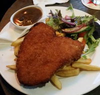 3 Wise Monkeys - Holiday Sunshine Coast