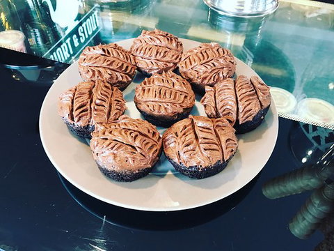 Short & Stout Cafe - Holiday Sunshine Coast 0