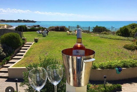 Caledonian Inn - Sunshine Coast Tourism 9