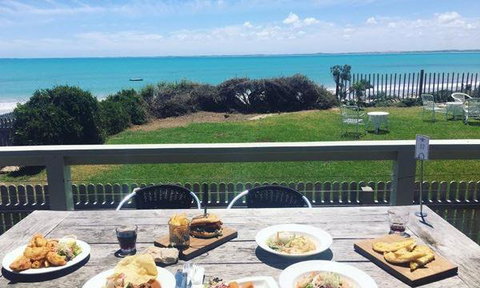 Caledonian Inn - Sunshine Coast Tourism 2