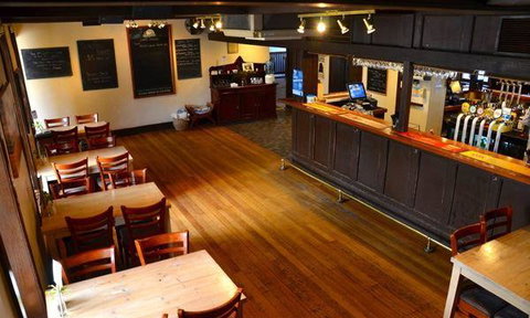 Caledonian Inn - Sunshine Coast Tourism 5