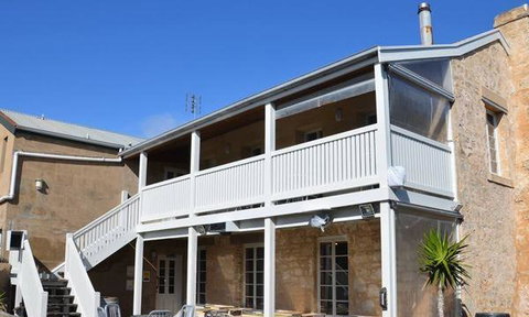 Caledonian Inn - Sunshine Coast Tourism 6