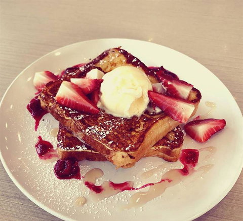 Saltwater Cafe & Pizza - Holiday Sunshine Coast 12