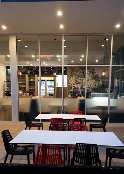 Saltwater Cafe & Pizza - Holiday Sunshine Coast 3