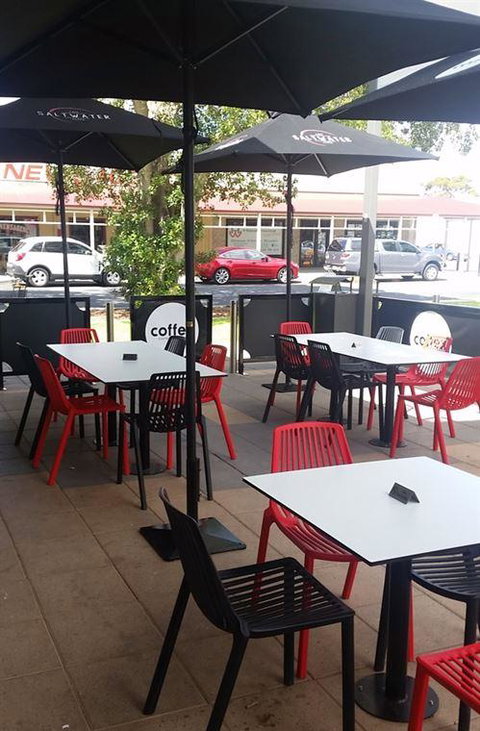 Saltwater Cafe & Pizza - Holiday Sunshine Coast 4