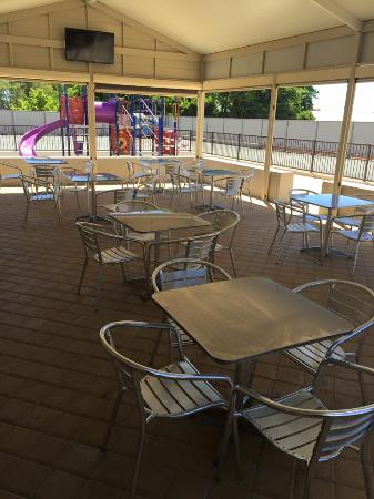 Country Cafe - Holiday Sunshine Coast 0