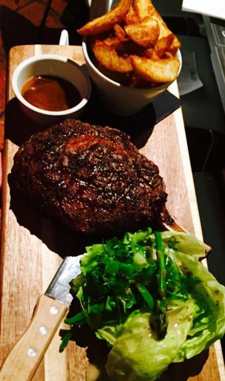 Hillston NSW Holiday Sunshine Coast