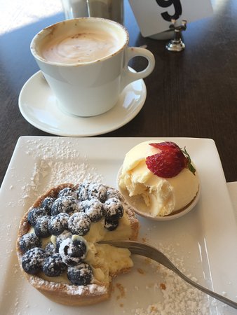 86 On Main - Sunshine Coast Tourism 0