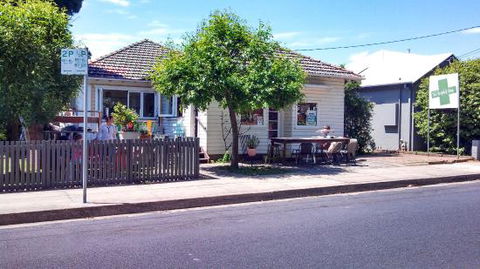 The Hospital Shop - Holiday Sunshine Coast 0