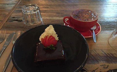 Rockpools Cafe Bar & Function Centre - Sunshine Coast Tourism 0