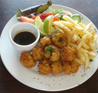 Beachfront Hotel - Holiday Sunshine Coast