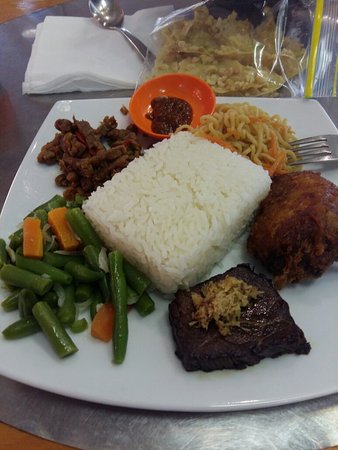 Ayuriz Cafe - Sunshine Coast Tourism 0