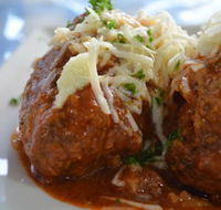 Manolis Greek Taverna - Sunshine Coast Tourism