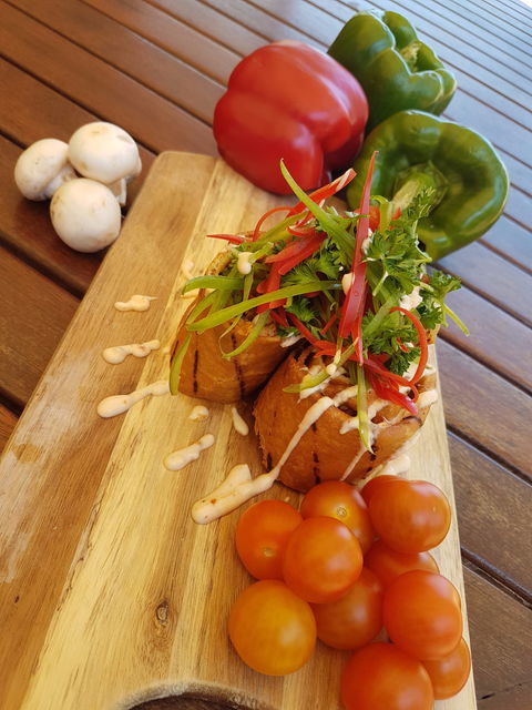 Poolside Restaurant - Sunshine Coast Tourism 5