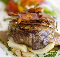 Waves Bistro at the Pier Hotel - Sunshine Coast Tourism