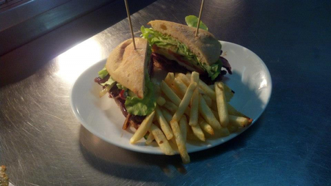 The White Lion Hotel - Sunshine Coast Tourism 2