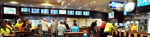 Central Park Tavern - Holiday Sunshine Coast 0