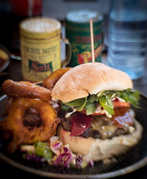 Edison’s Burger Bar - Sunshine Coast Tourism 9