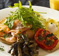 Hungry Wolfs Kincumber - Sunshine Coast Tourism