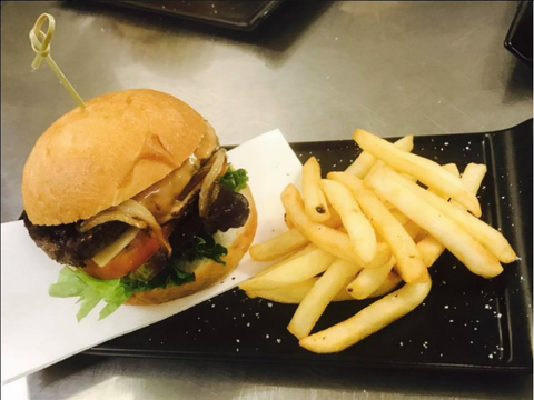 Woods And Irons Restaurant @ The Moranbah Golf Club - Sunshine Coast Tourism 1