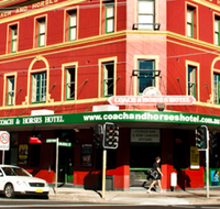 The Coach  Horses Hotel - Holiday Sunshine Coast