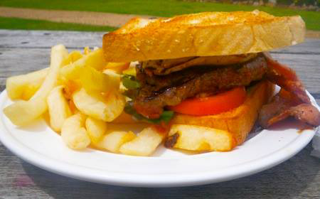 Maleny Hotel - Holiday Sunshine Coast 2