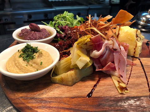 Frog & Toad Restaurant & Function Centre - Sunshine Coast Tourism 0