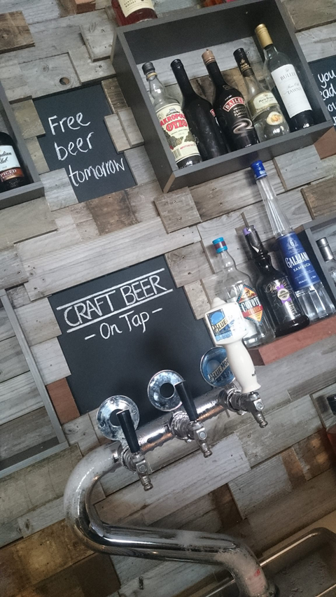 Denmans Beer Cafe - Sunshine Coast Tourism 2