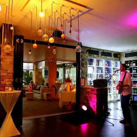 Denmans Beer Cafe - Sunshine Coast Tourism 7