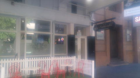 Ambassadors Hotel - Sunshine Coast Tourism 0