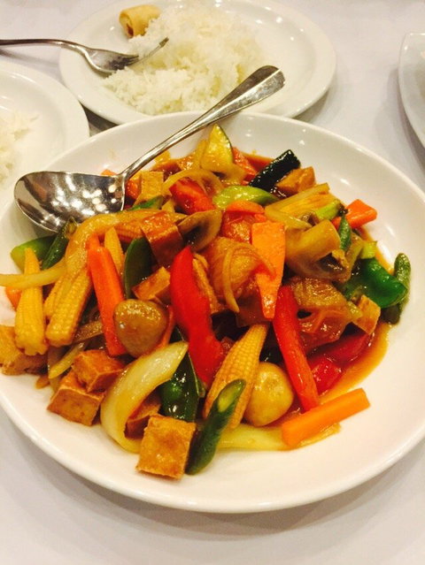 Nine Elephants - Holiday Sunshine Coast 4