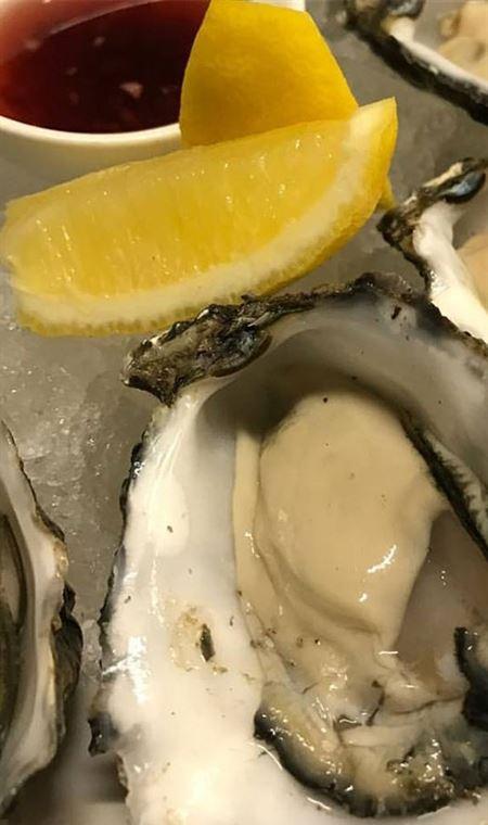 RST Seafood Restaurant - Sunshine Coast Tourism 9