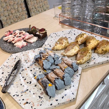 Cafe Uccello - Holiday Sunshine Coast 0