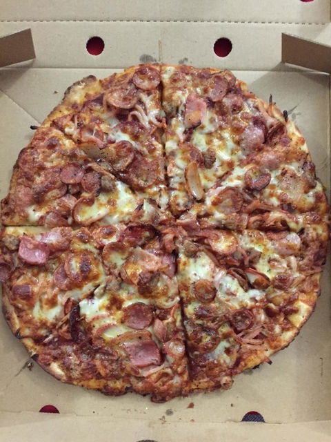 Hungry Joes Pizza & Ribs - Holiday Sunshine Coast 2