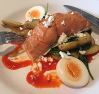 Beach House Hotel-Cafe Bar - Holiday Sunshine Coast