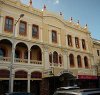 Brisbane Hotel - Holiday Sunshine Coast