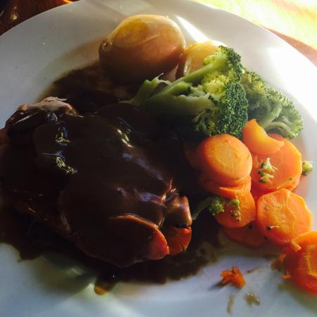 Richmond Arms - Sunshine Coast Tourism 0