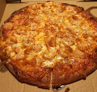 Sublime Pizzeria Pizza Place - Holiday Sunshine Coast