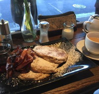 The Lansdowne Cafe - Holiday Sunshine Coast
