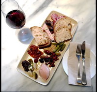 Wine Bar Mona - Holiday Sunshine Coast
