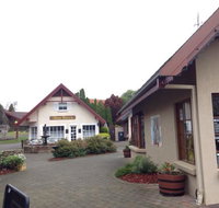 Alpenrose Lakeside Bistro  Bar - Sunshine Coast Tourism