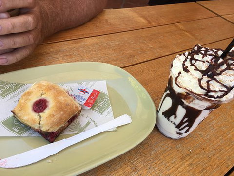 Banjo's St Helens - Sunshine Coast Tourism 0