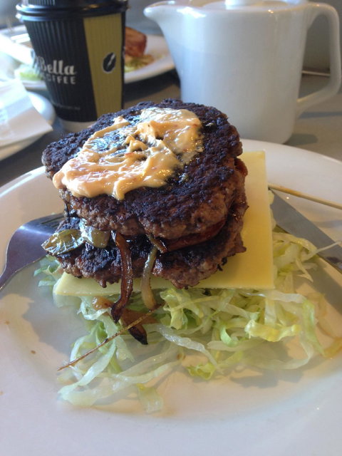 Burger Me! - Sunshine Coast Tourism 4